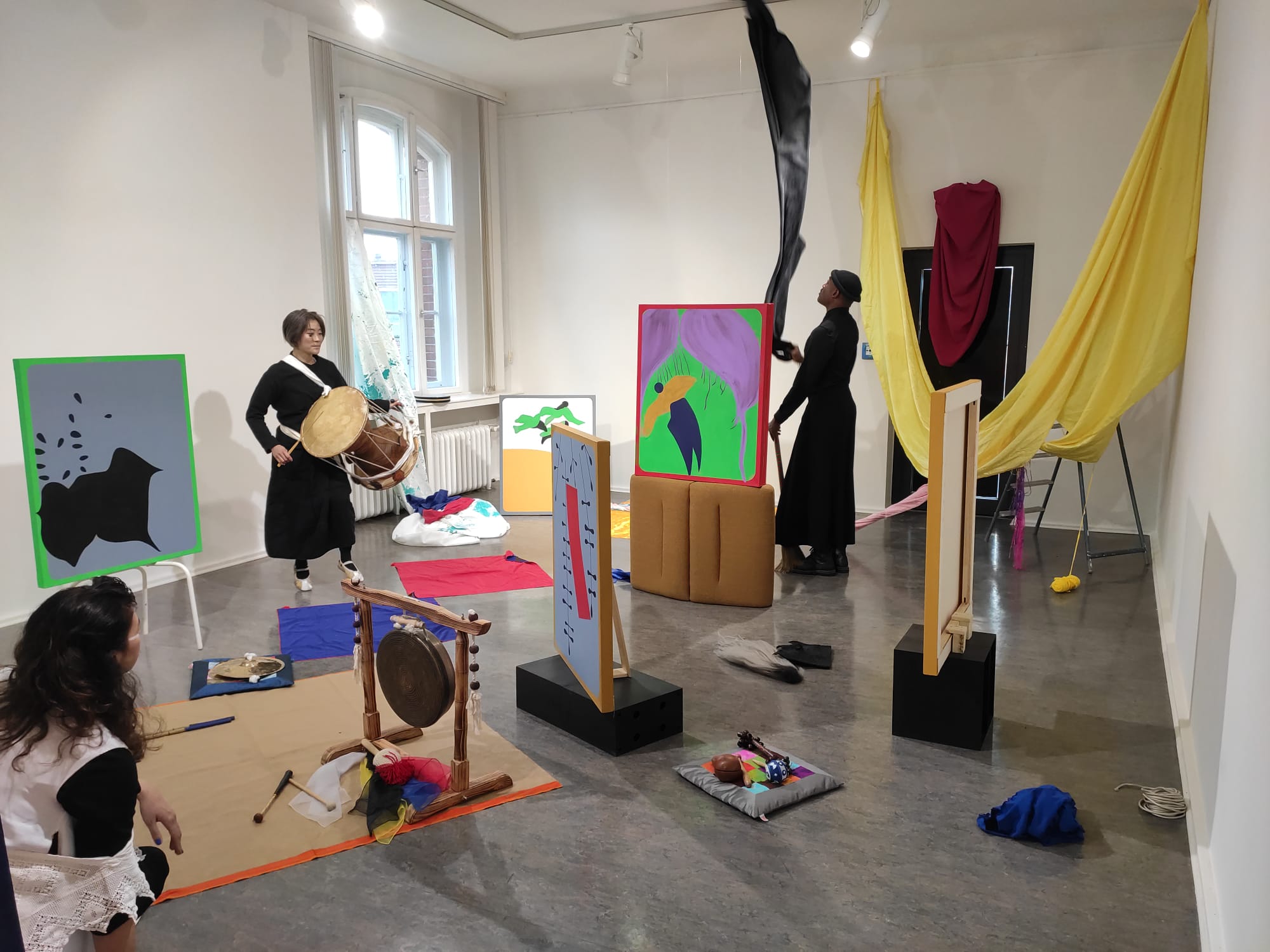 Gespräch und Lesung mit Kook-Nam Cho-Ruwwe,  Suza Husse und Werken von Surya Gied